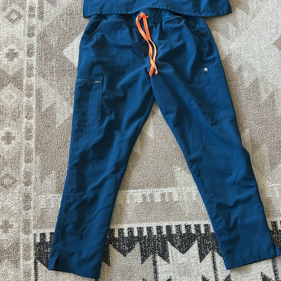 Figs Scrub Set - Picture 3 of 3